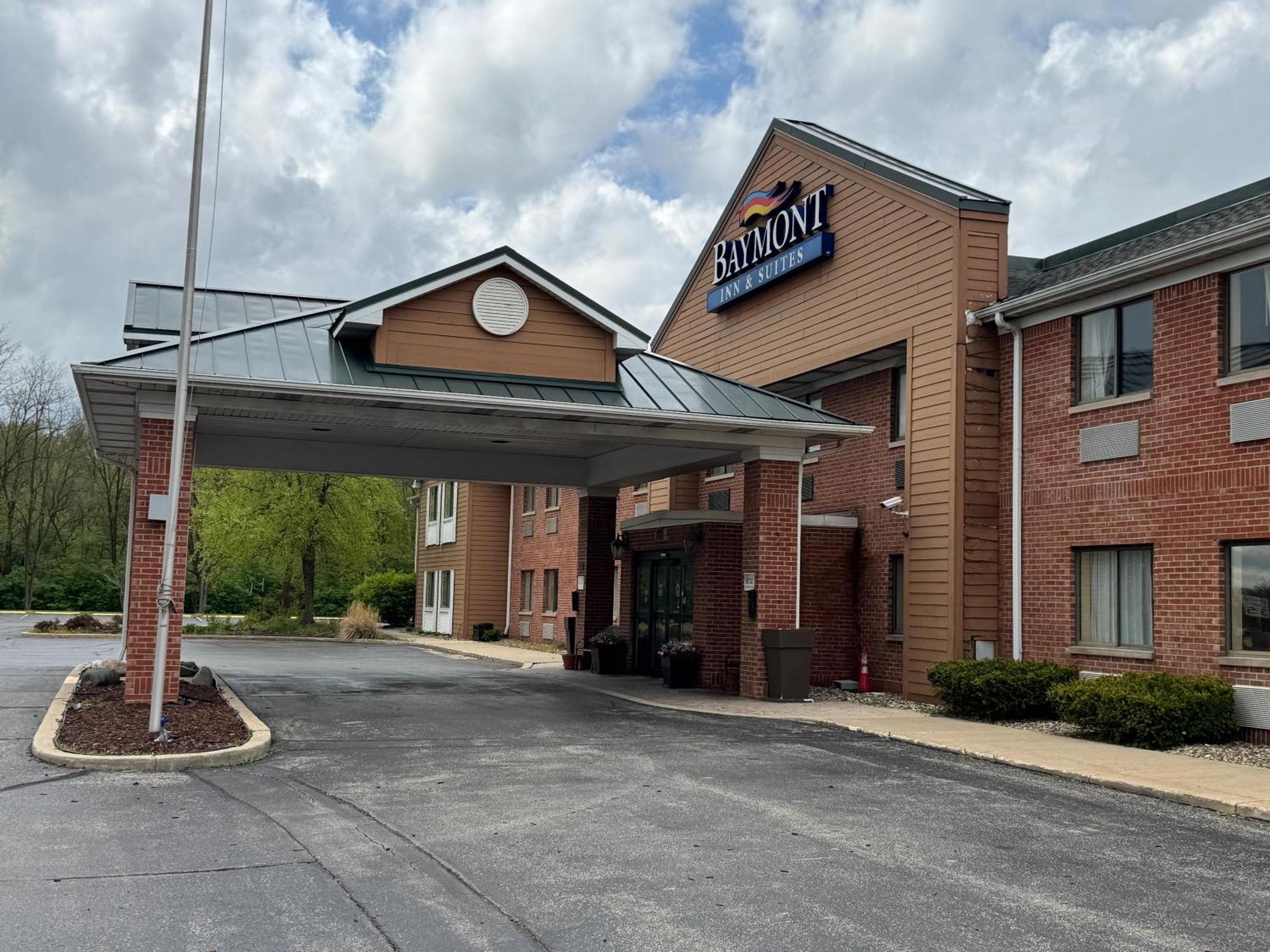 Hotel Baymont By Wyndham Mishawaka South Bend Area Exterior foto