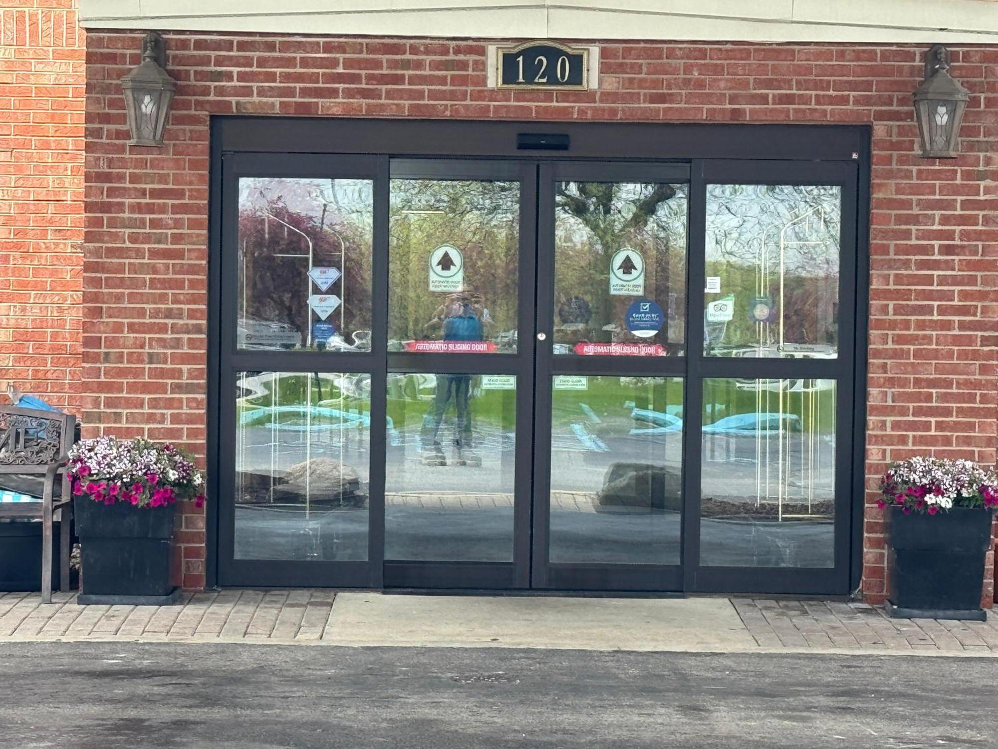 Hotel Baymont By Wyndham Mishawaka South Bend Area Exterior foto